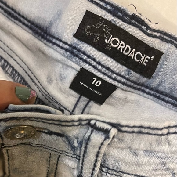 Jordache Acid Wash Cutoff Denim Shorts - Picture 7 of 7